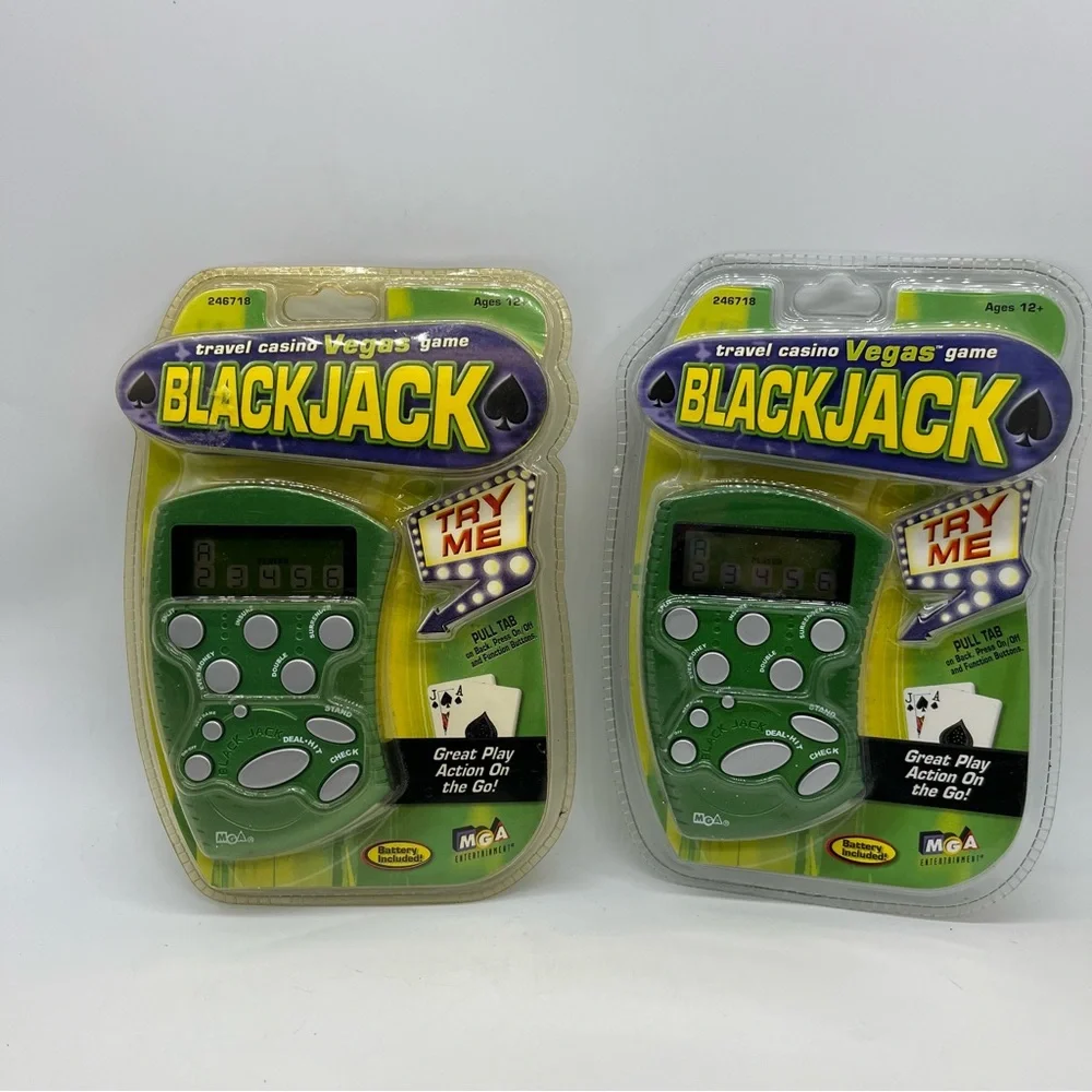 2 BLACKJACK 21 MGA ELECTRONIC HANDHELD TRAVEL CASINO VEGAS VIDEO LCD GAME POCKET
